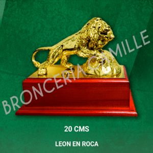 LEON EN ROCA