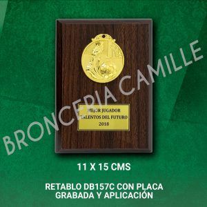 Retablo DB157C con placa grabada y aplicación