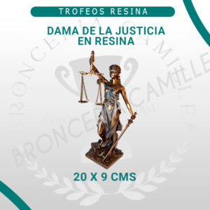Dama de la justicia en resina
