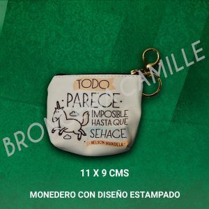 Monedero con diseño estampado