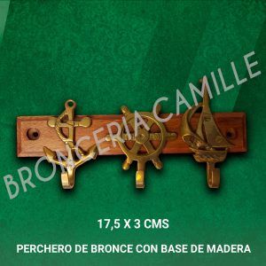 Perchero de Bronce con Base de Madera