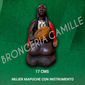 Mujer Mapuche con Instrumento