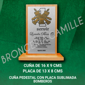 Cuña Pedestal con Placa Sublimada Bomberos